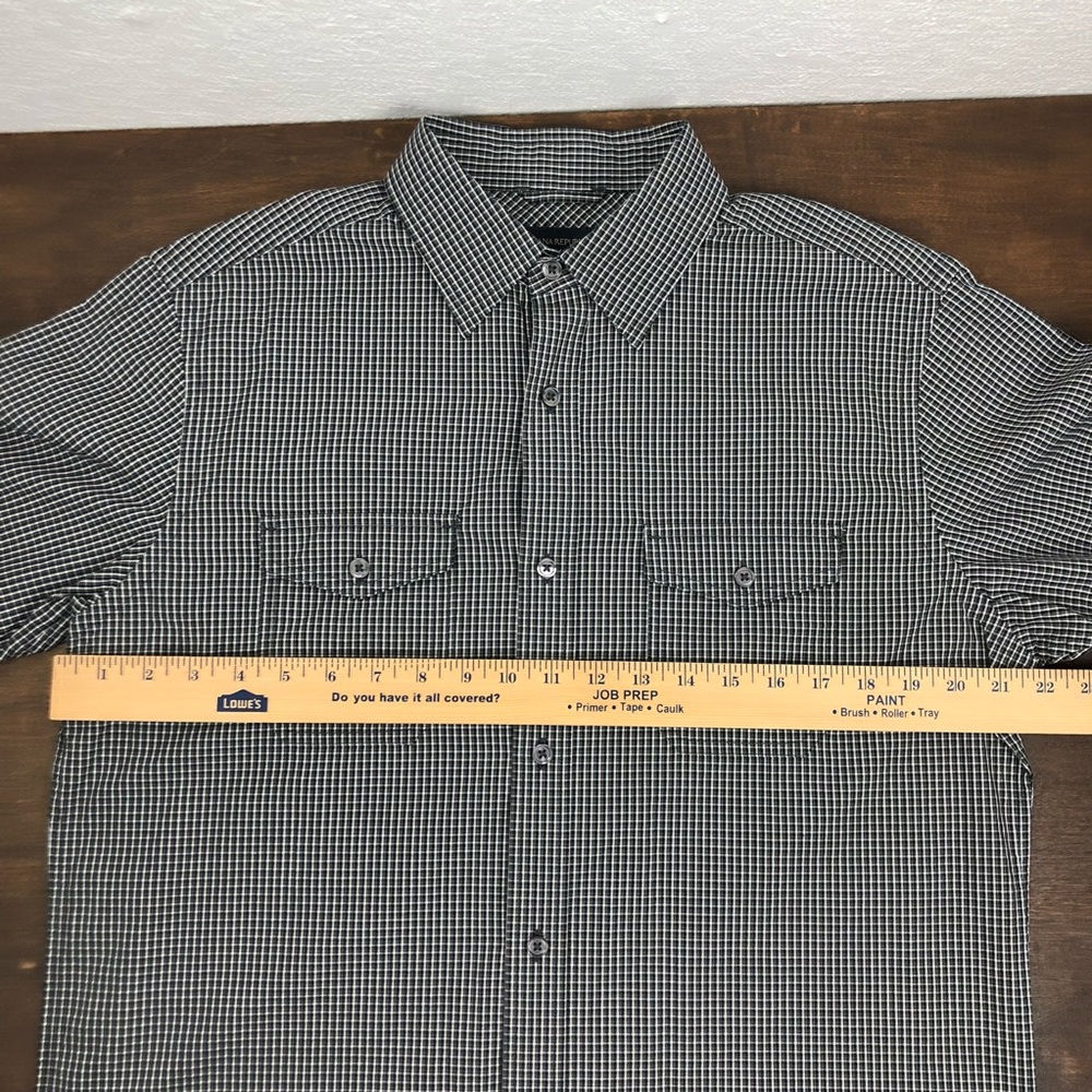 Plaid Banana Republic short sleeved button up - Picture 6 of 7